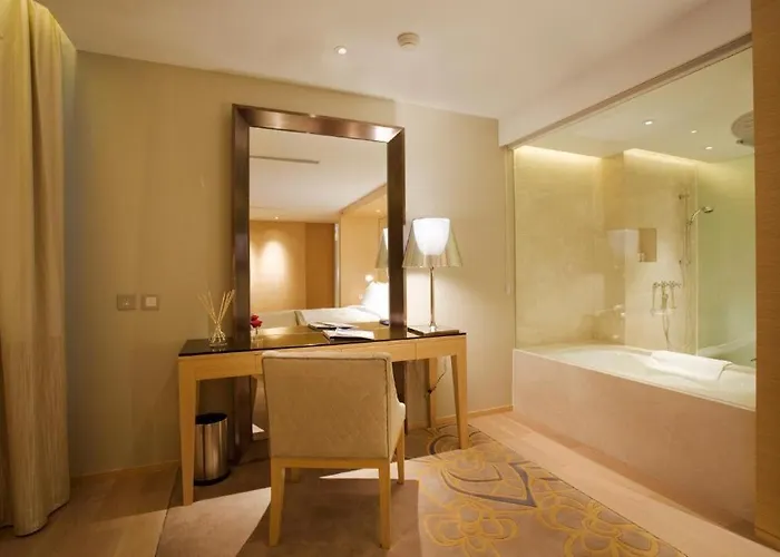 Viva 3* Macau